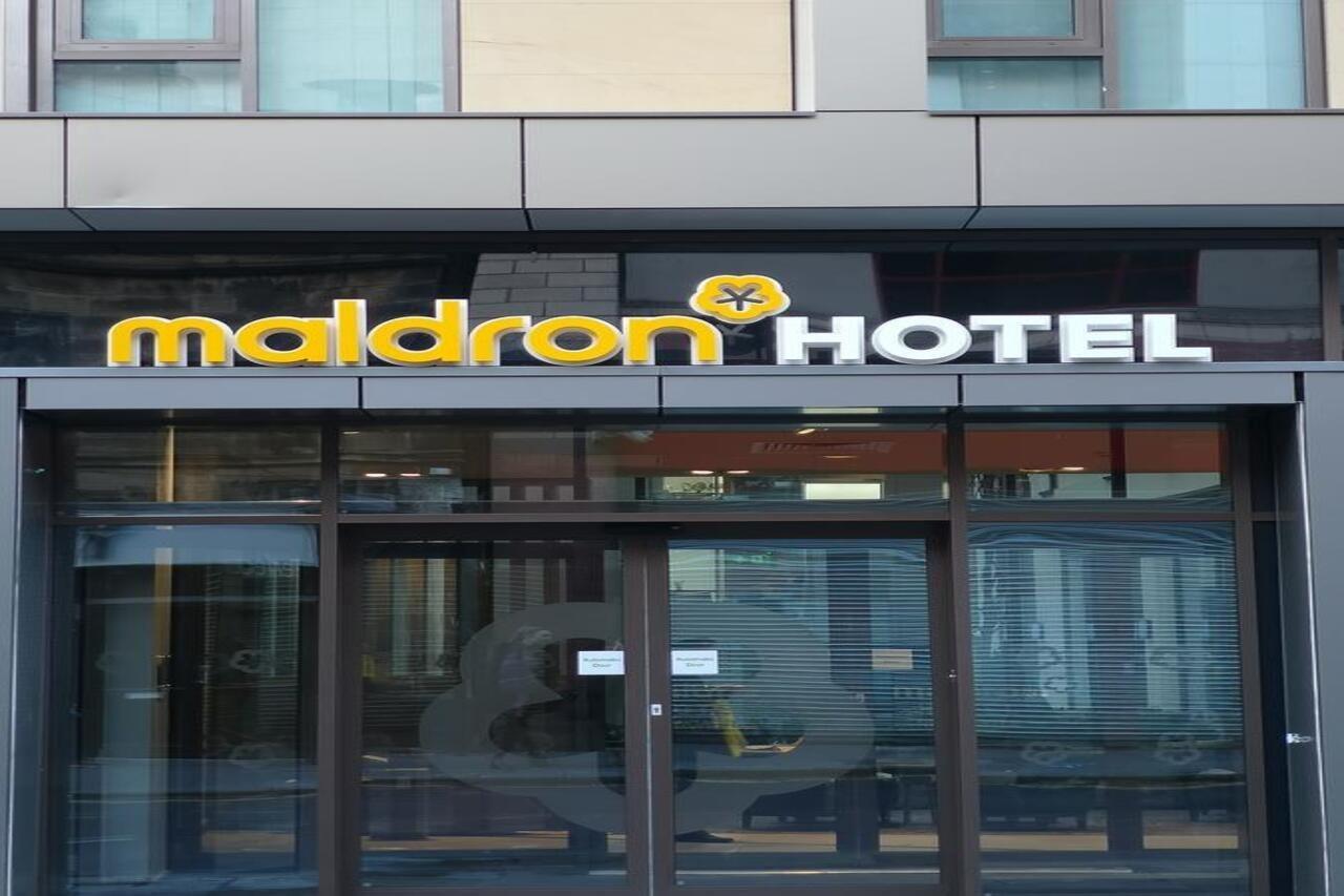 Maldron Hotel Newcastle Exterior foto